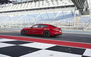   Porsche Panamera GTS - 2018