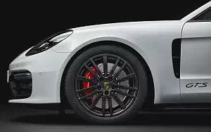   Porsche Panamera GTS - 2018