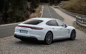   Porsche Panamera Turbo S E-Hybrid (Carrara White Metallic) - 2020