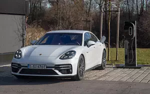   Porsche Panamera Turbo S E-Hybrid (Carrara White Metallic) - 2020