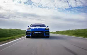   Porsche Panamera 4S E-Hybrid (Lugano Blue) - 2024