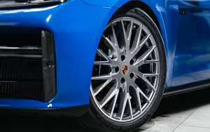   Porsche Panamera 4S E-Hybrid (Lugano Blue) - 2024
