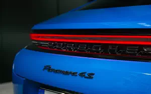   Porsche Panamera 4S E-Hybrid (Lugano Blue) - 2024