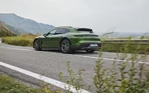   Porsche Taycan Turbo S Cross Turismo - 2021