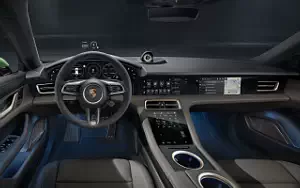   Porsche Taycan Turbo S Cross Turismo - 2021