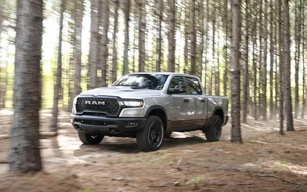 ���� ���������� Ram 1500 Rebel (Billet Silver Metallic/Diamond Black) - 2024