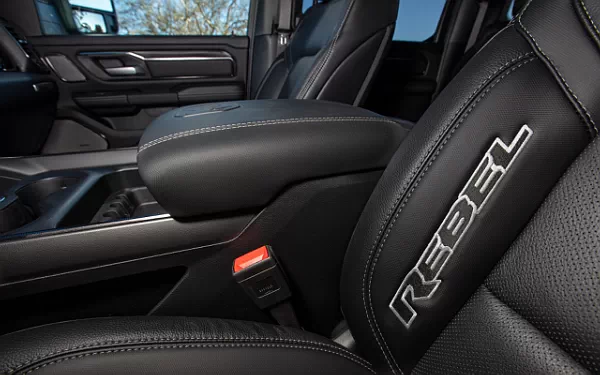 ���� ���������� Ram 1500 Rebel (Hydro Blue/Diamond Black) - 2024