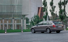   Skoda Superb Combi - 2009