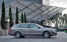  Skoda Superb Combi - 2009