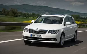   Skoda Superb Combi - 2013