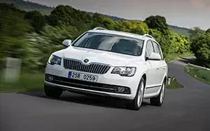   Skoda Superb Combi - 2013