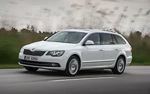   Skoda Superb Combi - 2013