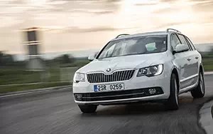   Skoda Superb Combi - 2013
