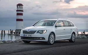   Skoda Superb Combi - 2013