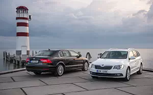   Skoda Superb Combi - 2013