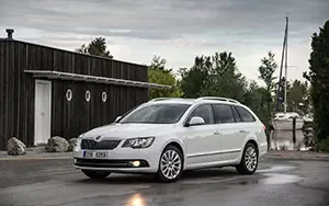   Skoda Superb Combi - 2013