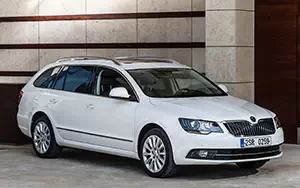   Skoda Superb Combi - 2013