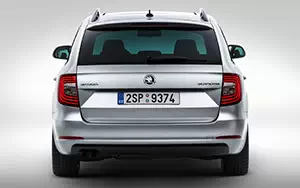   Skoda Superb Combi - 2013