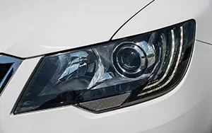   Skoda Superb Combi - 2013