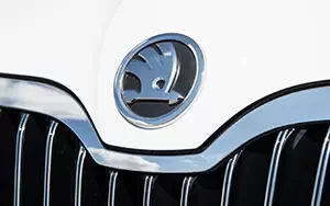   Skoda Superb Combi - 2013
