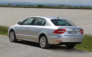   Skoda Superb - 2013