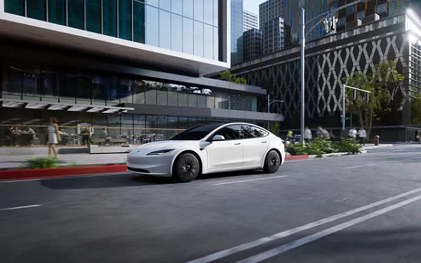 ���� ���������� Tesla Model 3 Standard - 2025