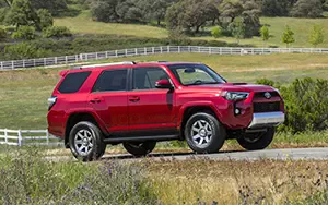   Toyota 4Runner US-spec - 2014