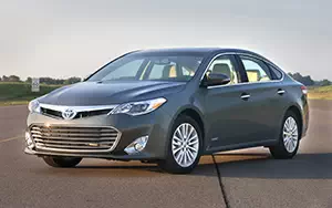   Toyota Avalon Hybrid - 2013