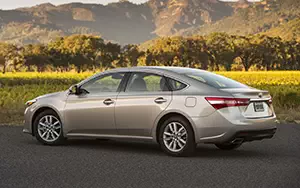   Toyota Avalon XLE - 2013