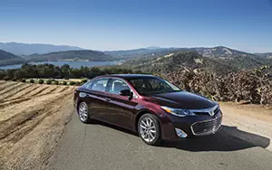   Toyota Avalon XLE - 2013