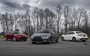   Toyota Corolla LE Hybrid Sedan US-spec - 2019
