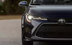   Toyota Corolla XLE Sedan US-spec - 2019