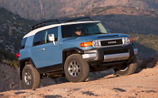   Toyota FJ Cruiser - 2011
