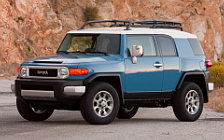   Toyota FJ Cruiser - 2011