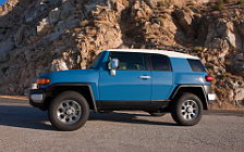   Toyota FJ Cruiser - 2011
