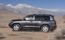   Toyota Land Cruiser 200 US-spec - 2013