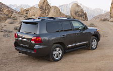   Toyota Land Cruiser 200 US-spec - 2013