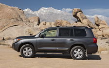   Toyota Land Cruiser 200 US-spec - 2013