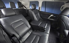   Toyota Land Cruiser 200 US-spec - 2013