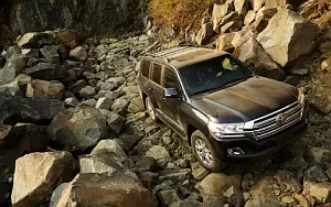   Toyota Land Cruiser 200 US-spec - 2016
