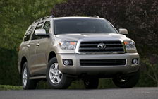   Toyota Sequoia SR5 - 2008