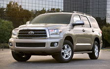   Toyota Sequoia SR5 - 2008