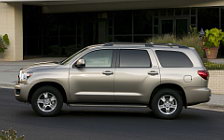   Toyota Sequoia SR5 - 2008