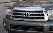   Toyota Sequoia - 2010