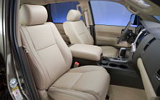   Toyota Sequoia - 2010