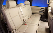   Toyota Sequoia - 2010
