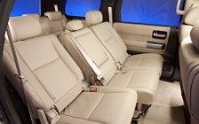   Toyota Sequoia - 2010