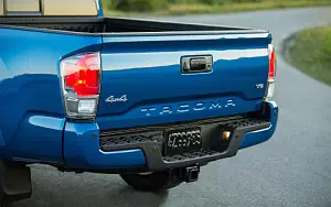   Toyota Tacoma Limited Double Cab - 2015