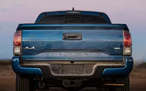   Toyota Tacoma Limited Double Cab - 2015