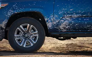   Toyota Tacoma Limited Double Cab - 2015